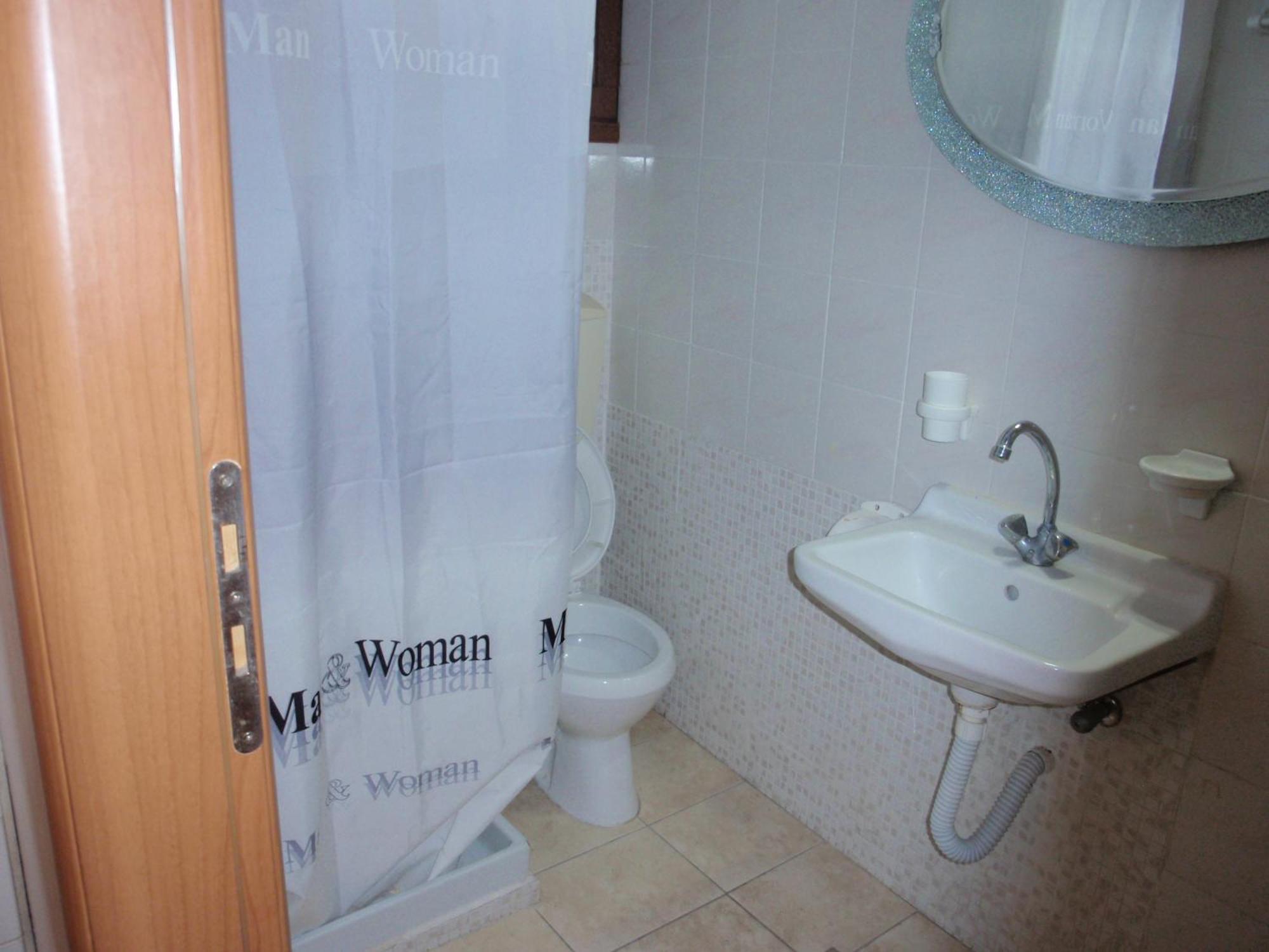 Vazakas Rooms Mytilíni Exterior foto